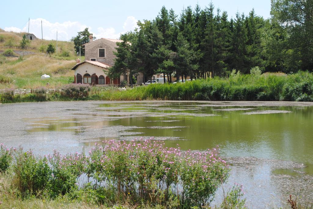 Locanda Sul Lago سانتو ستيفانو دي سيسانيو المظهر الخارجي الصورة